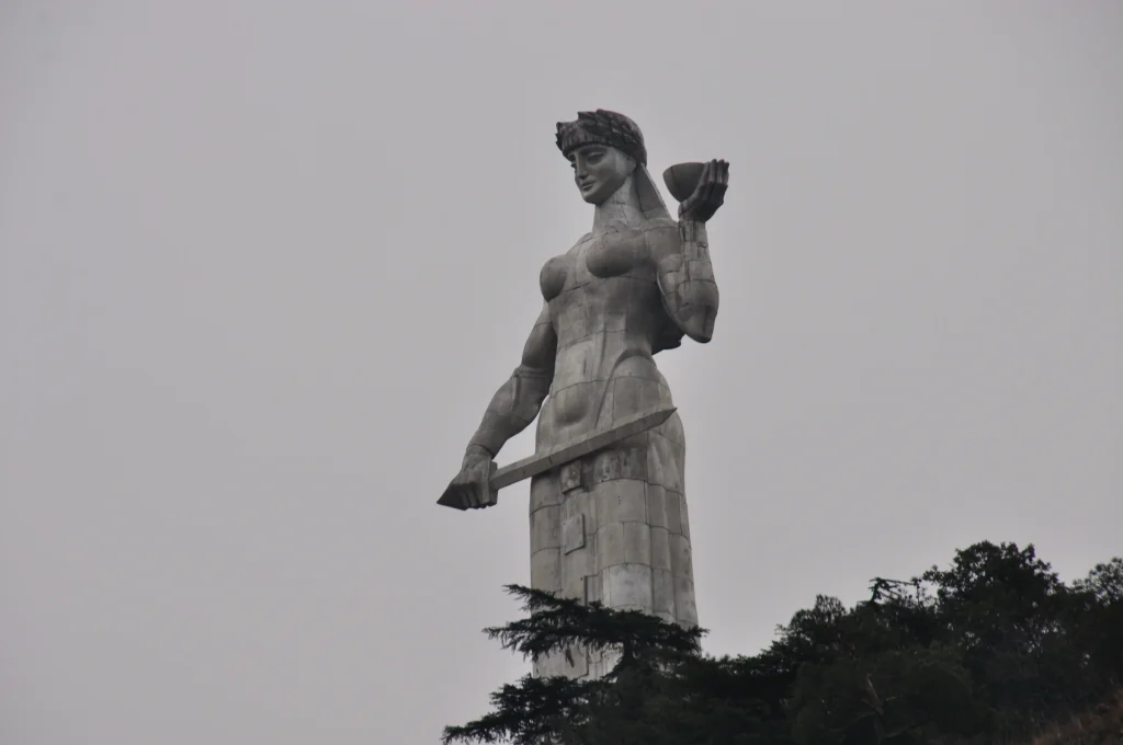 Standbeeld Kartlis Deda in Georgië