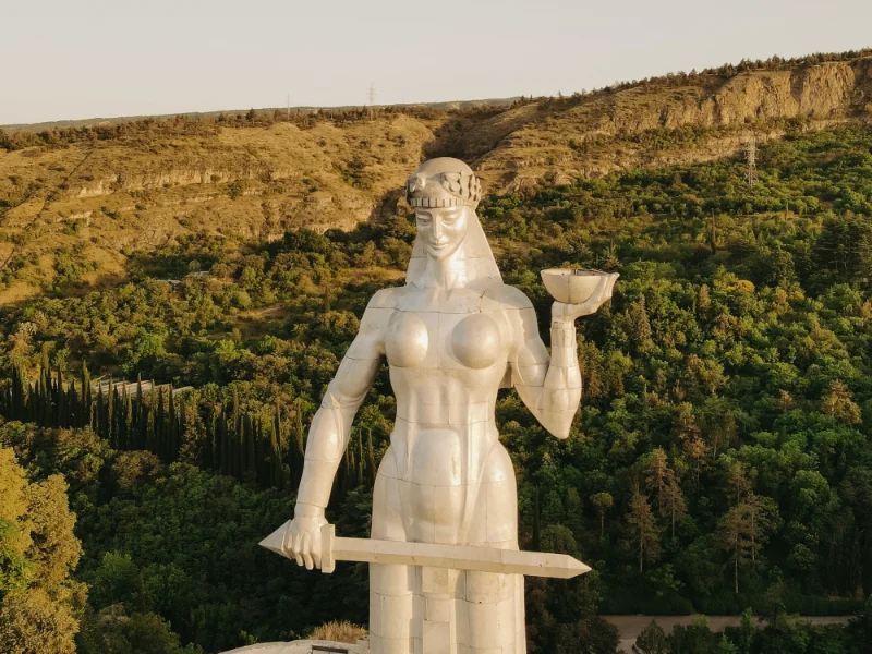 Standbeeld Kartlis Deda in Georgië